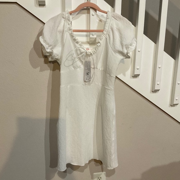 ROMWE Dresses & Skirts - Beautiful white summer dress by Romwe